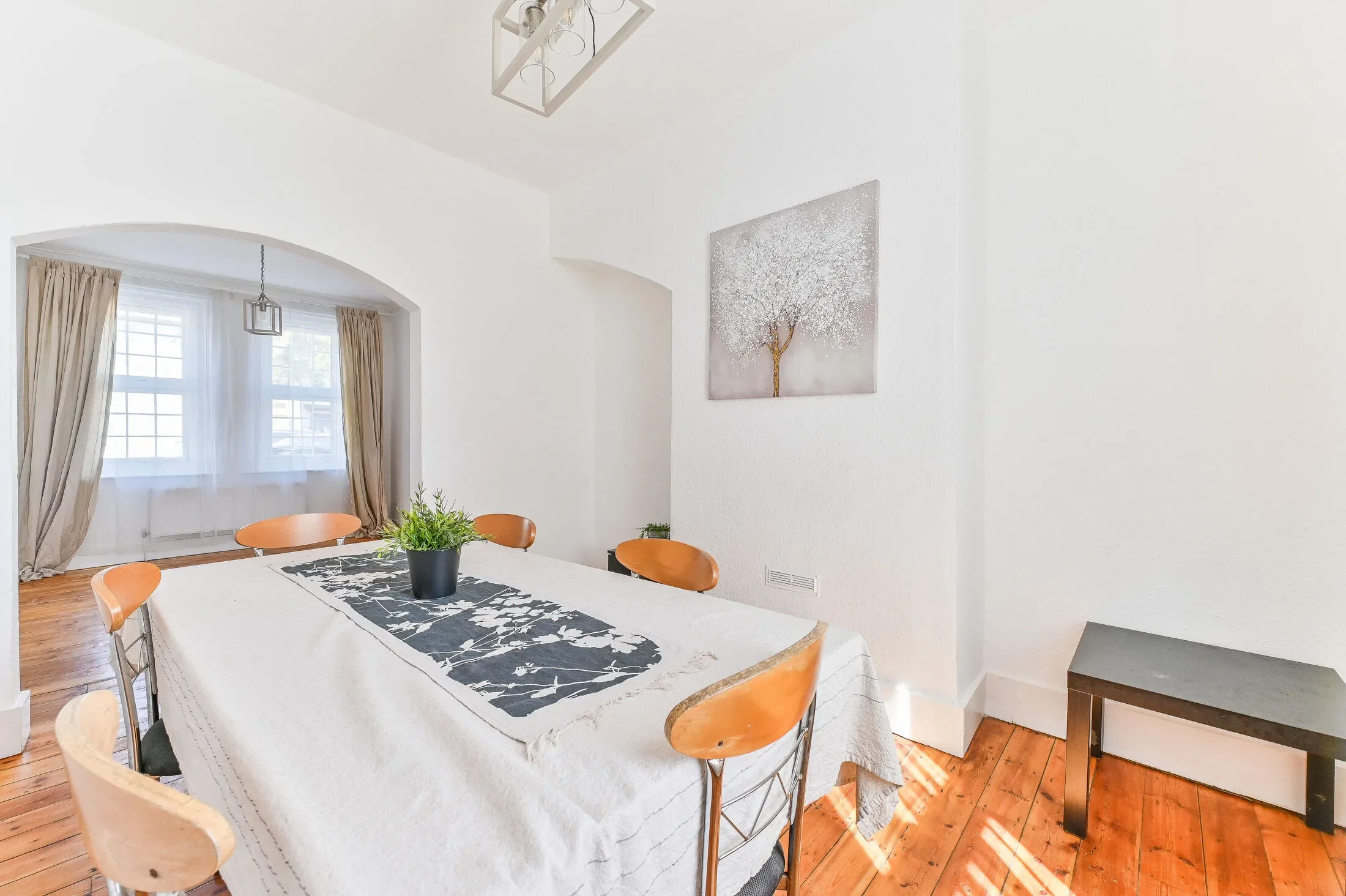 House Byron Avenue in Greater London