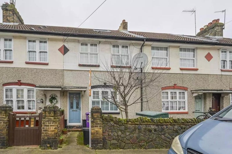Room Hesperus Crescent in Greater London