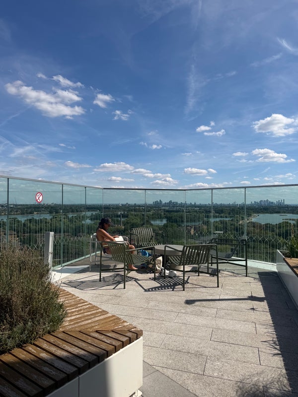 Room Daneland Walk in Greater London