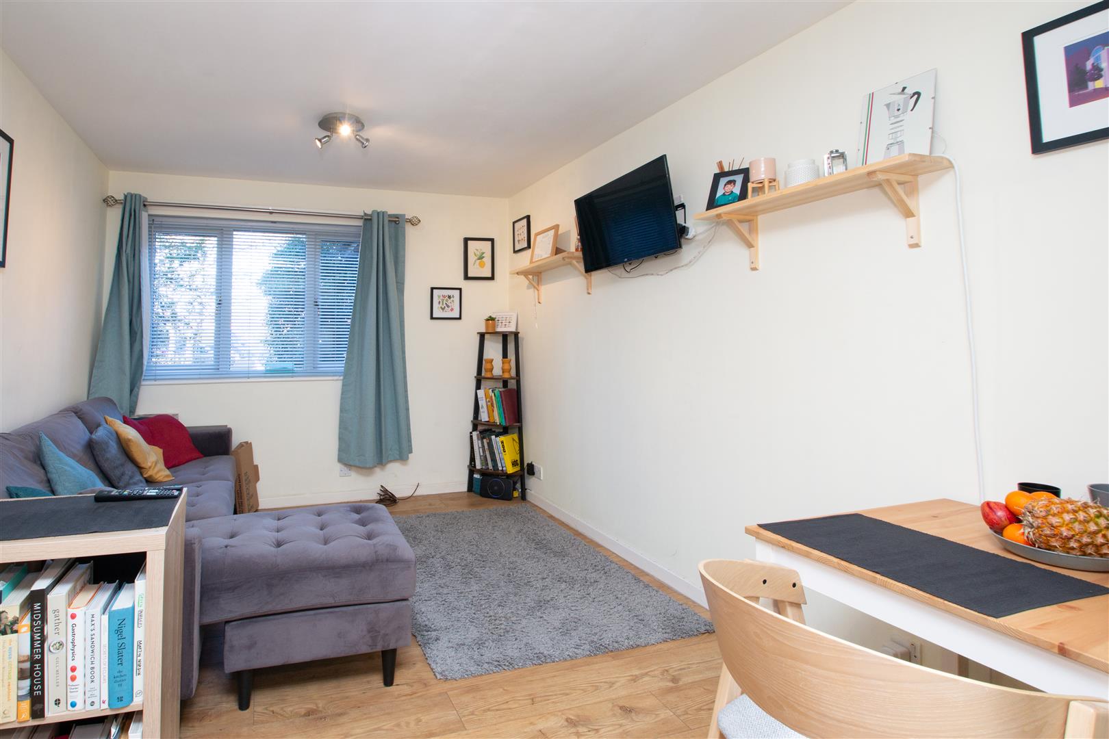 Flat Denmead in Milton Keynes
