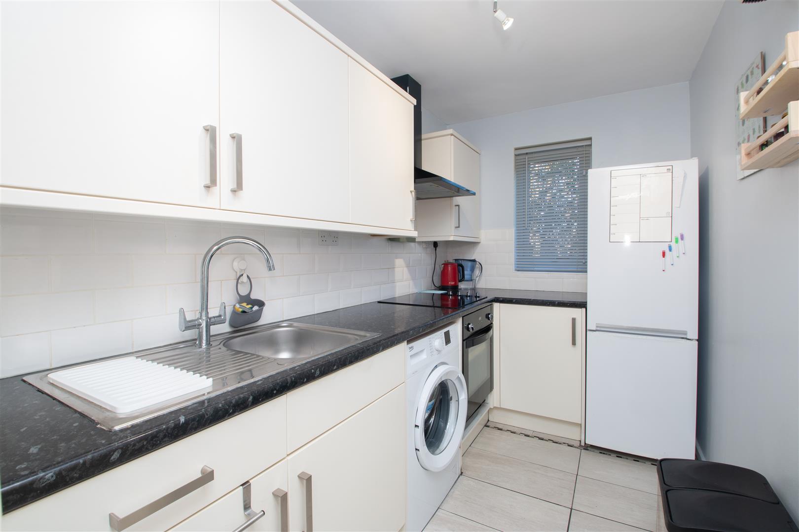 Flat Denmead in Milton Keynes