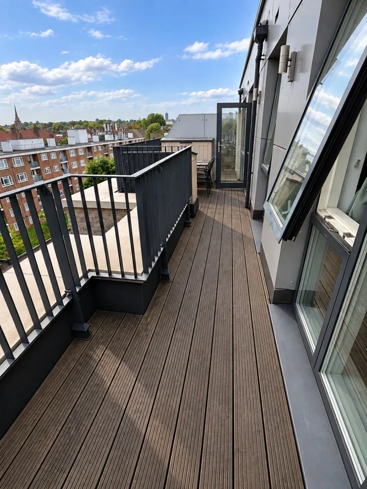 Flat Scena Way in Greater London