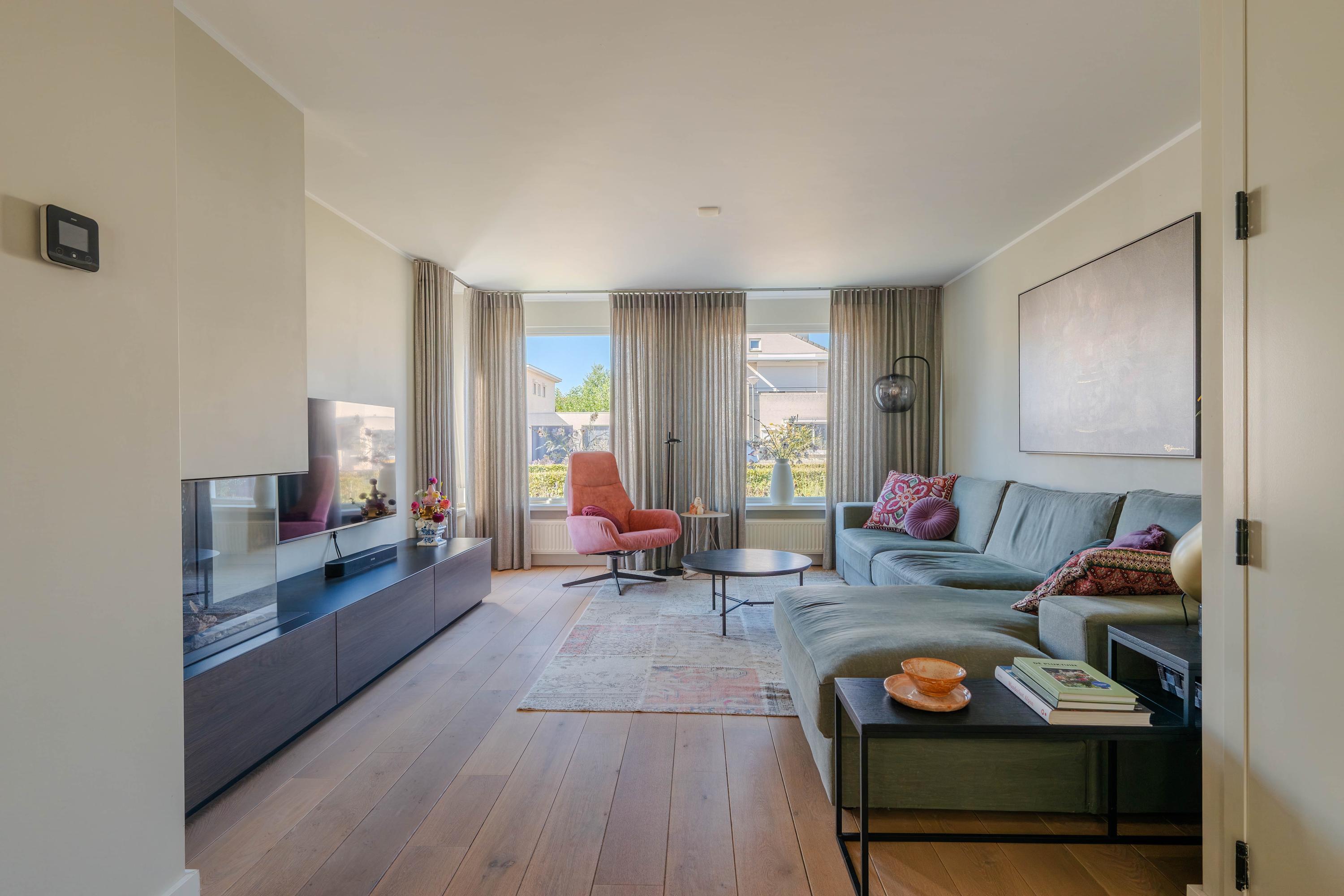 Tussenwoning te koop: Zwanebloem 15, Tegelen