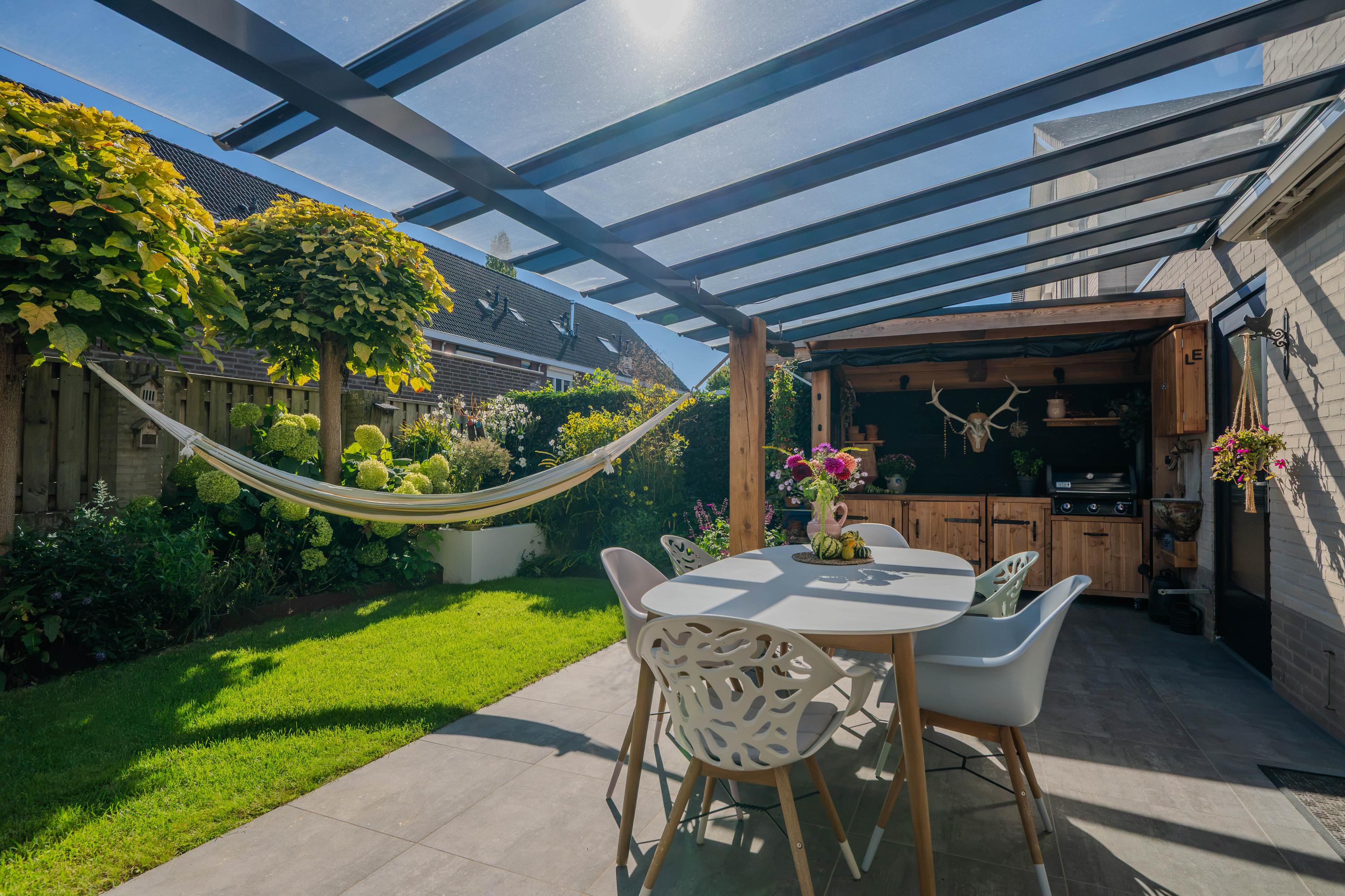 Tussenwoning te koop: Zwanebloem 15, Tegelen