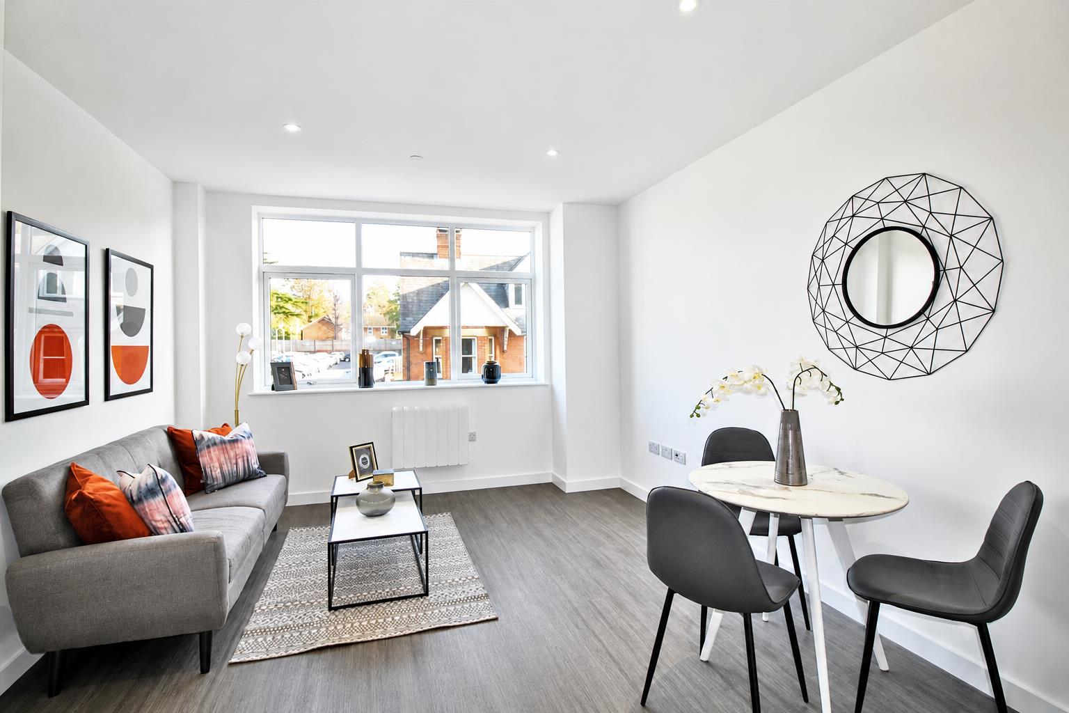 Flat Knoll Road in Surrey Heath