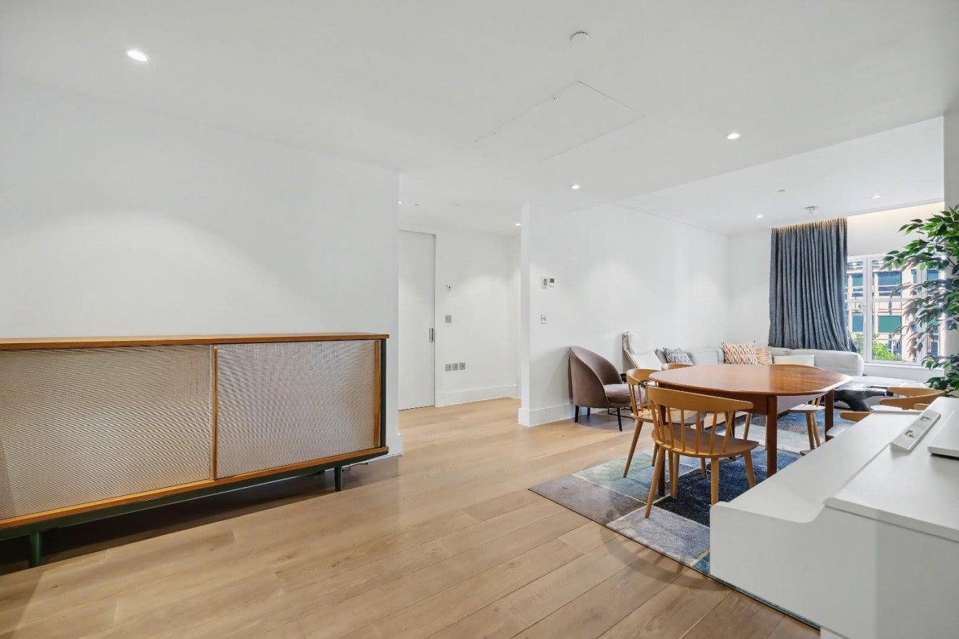 Flat Kingsway in City of Westminster
