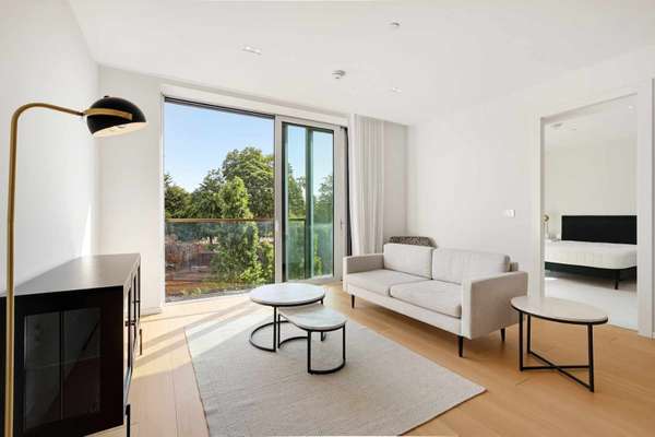 Flat Seagrave Road in Greater London