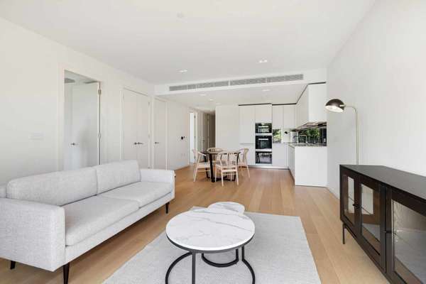 Flat Seagrave Road in Greater London
