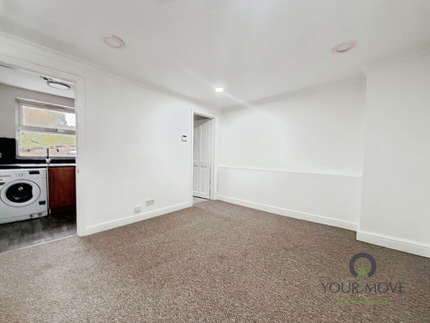 Flat Grove Close in Greater London