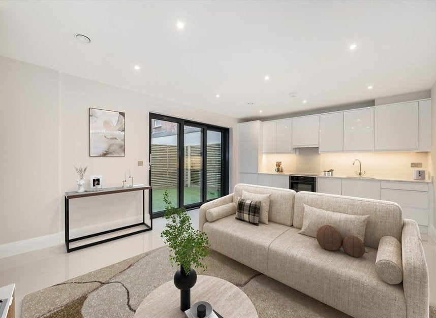 Flat Merton Road in Greater London