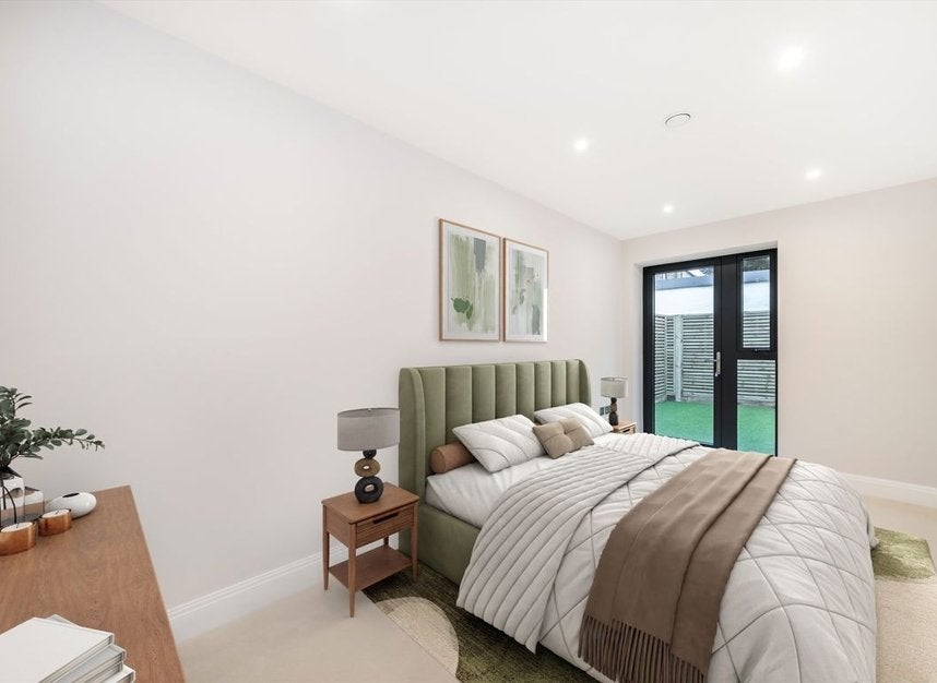 Flat Merton Road in Greater London
