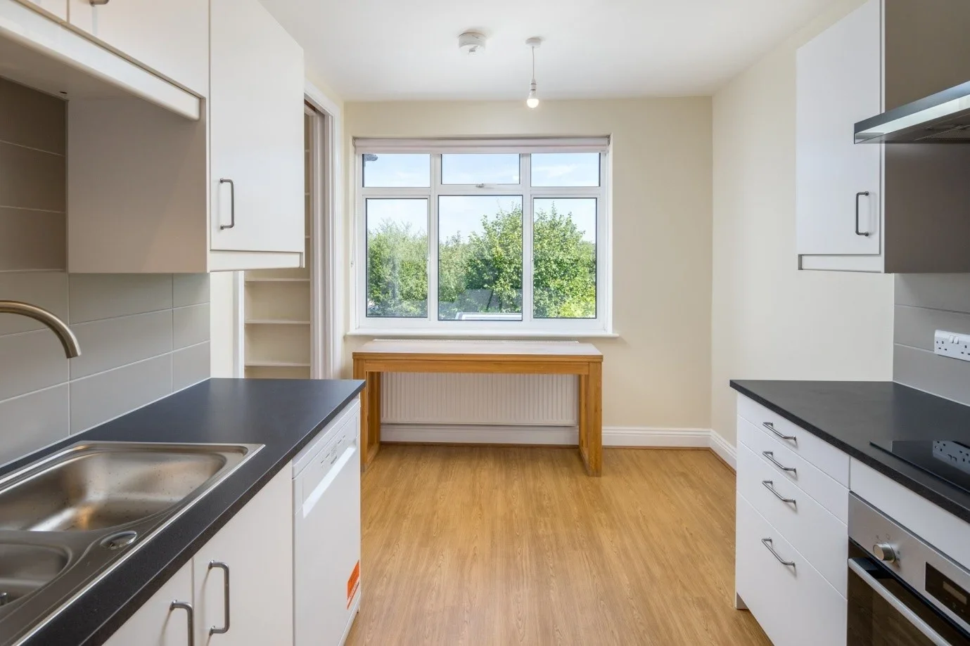 Flat Coppetts Road in Greater London