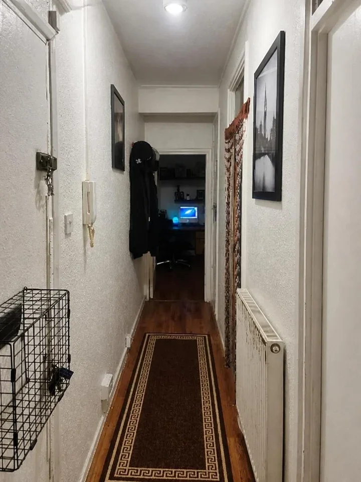 Room Boundary Street in Greater London