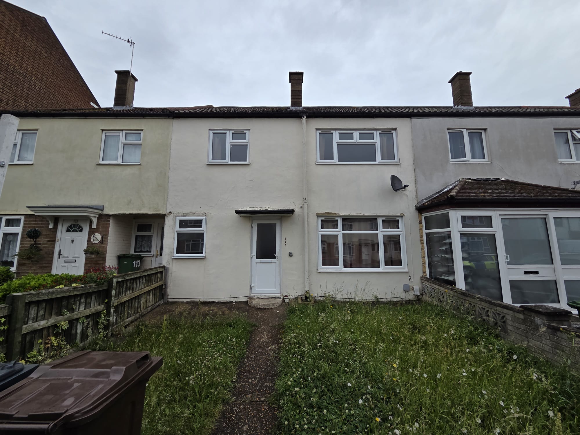 House Chelmer Crescent in Greater London