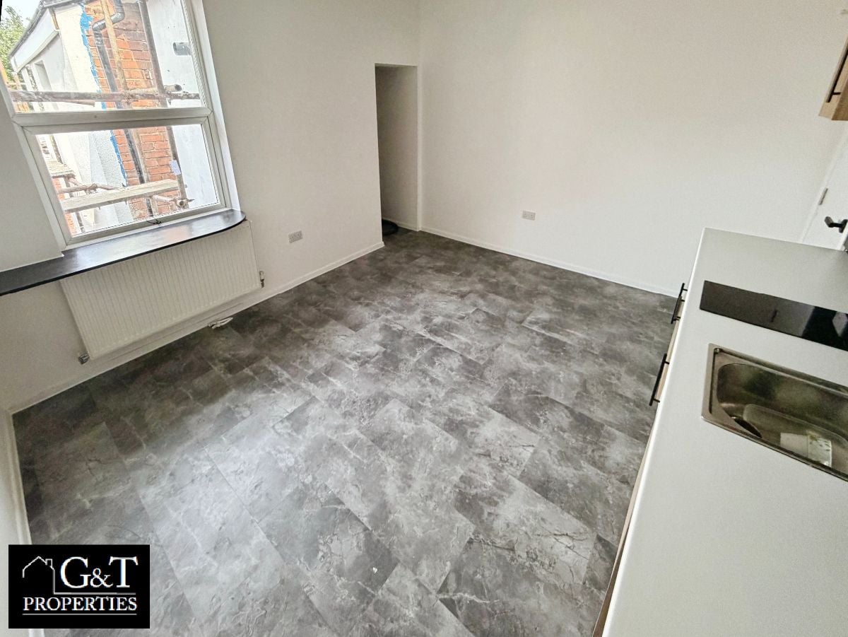 Flat Swan Street in Dudley
