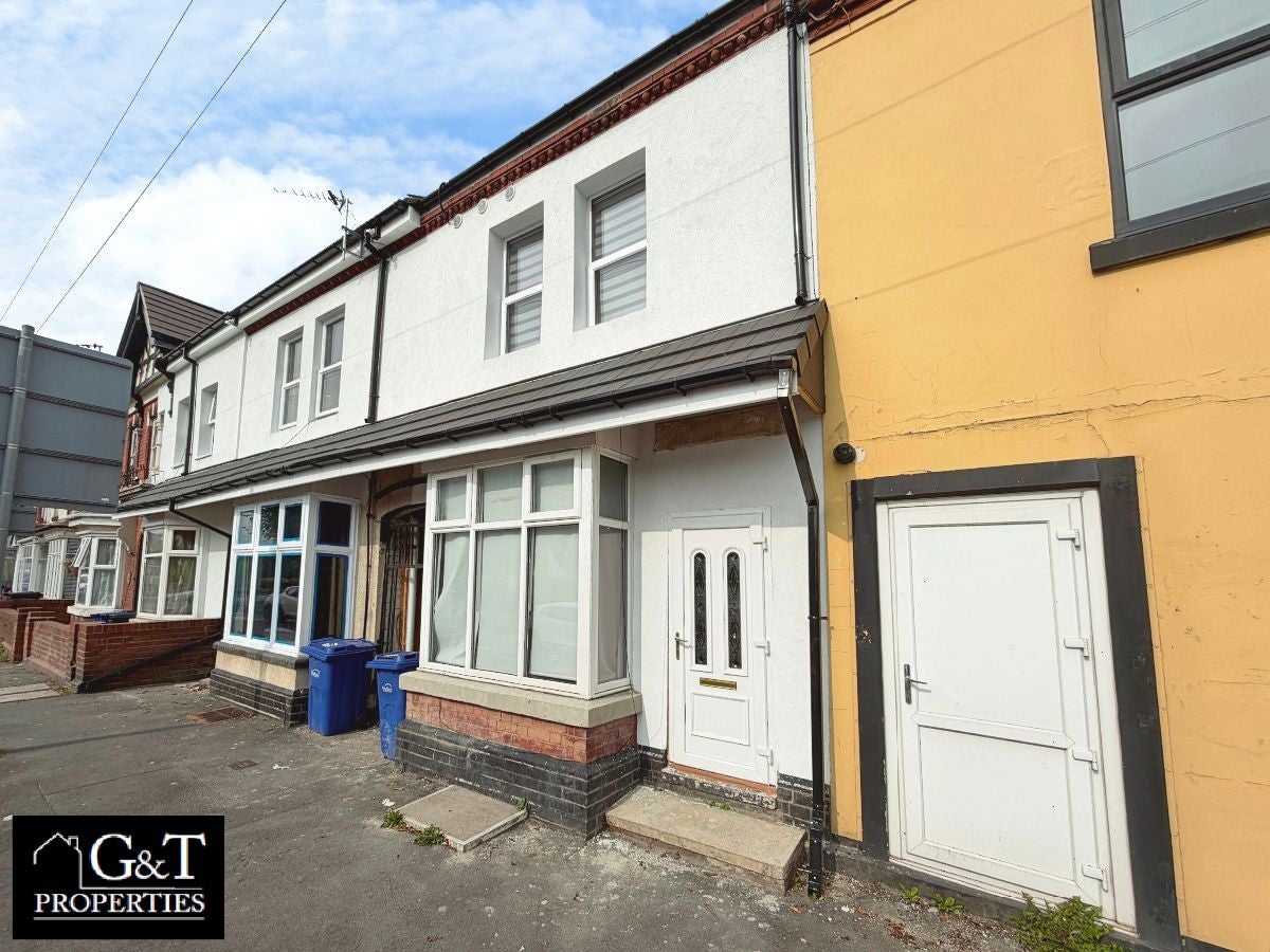 Flat Swan Street in Dudley