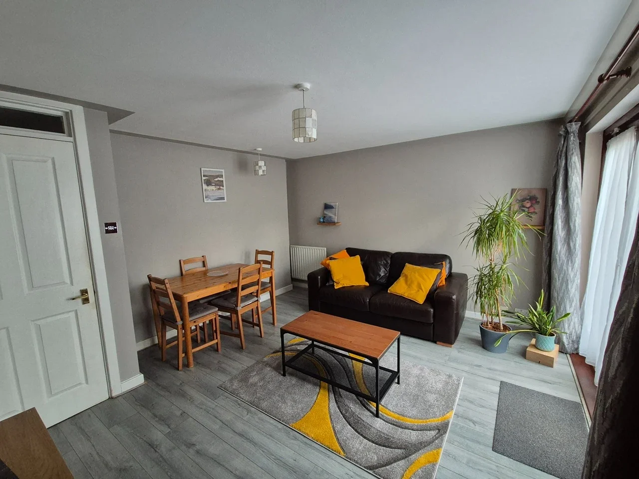 Flat Mordaunt Road in Greater London
