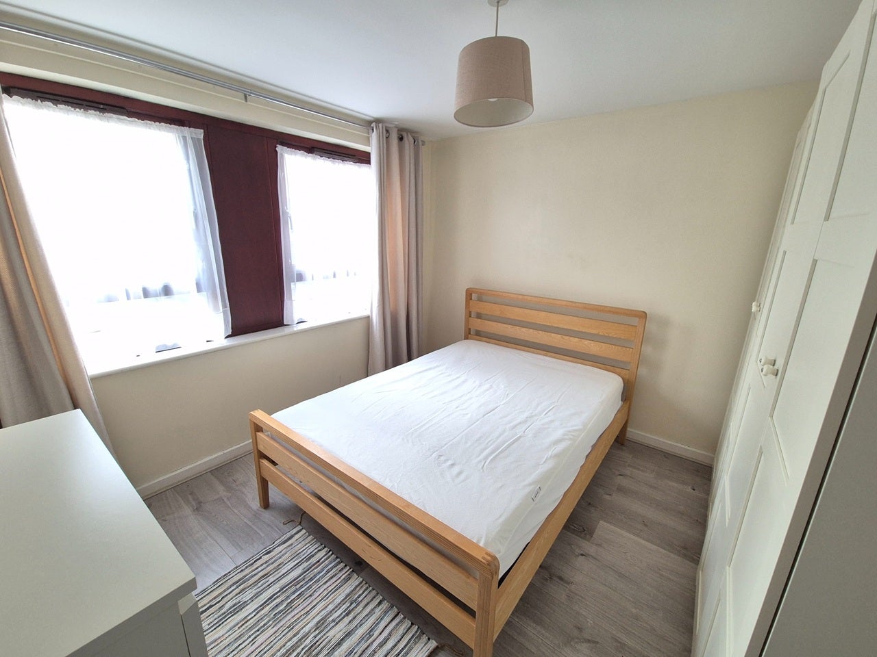 Flat Mordaunt Road in Greater London