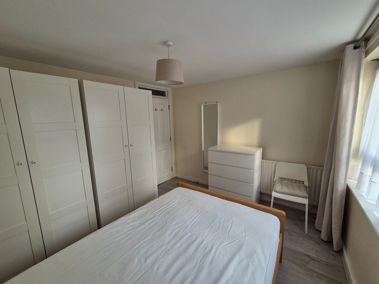 Flat Mordaunt Road in Greater London