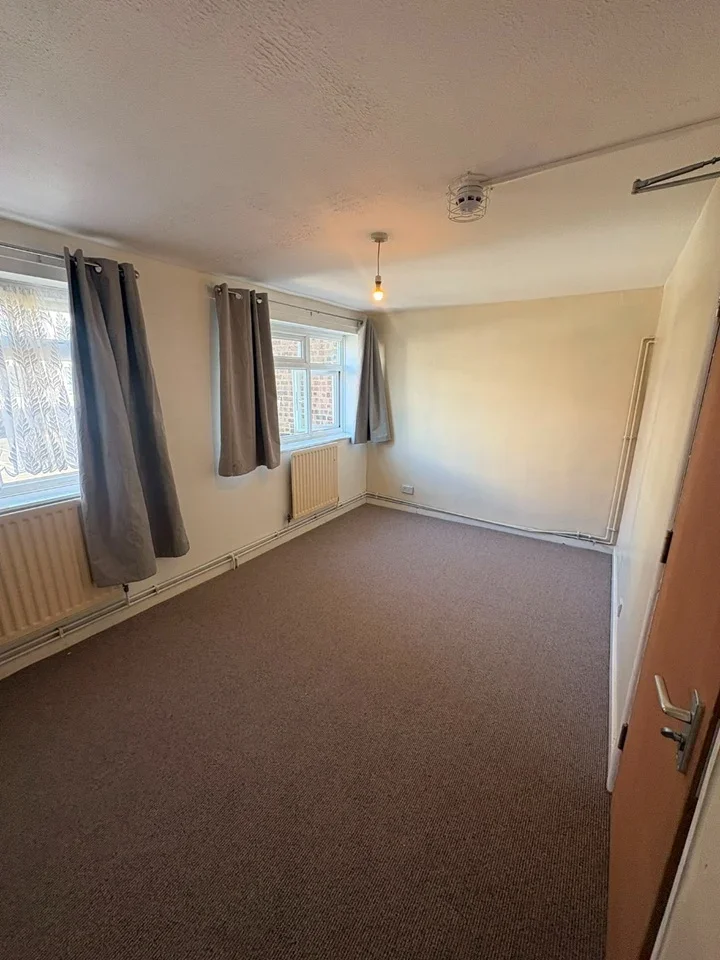 Room Etwell Place in Greater London