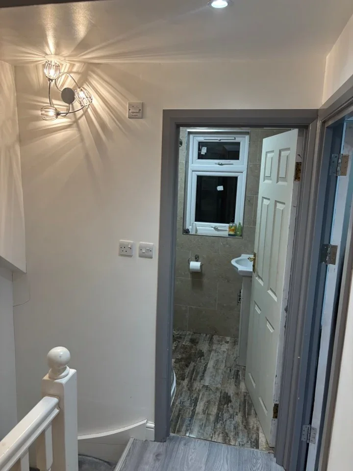 Room Rowan Road in Greater London