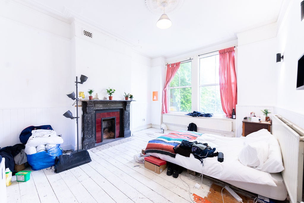 House Coldharbour Lane in Greater London