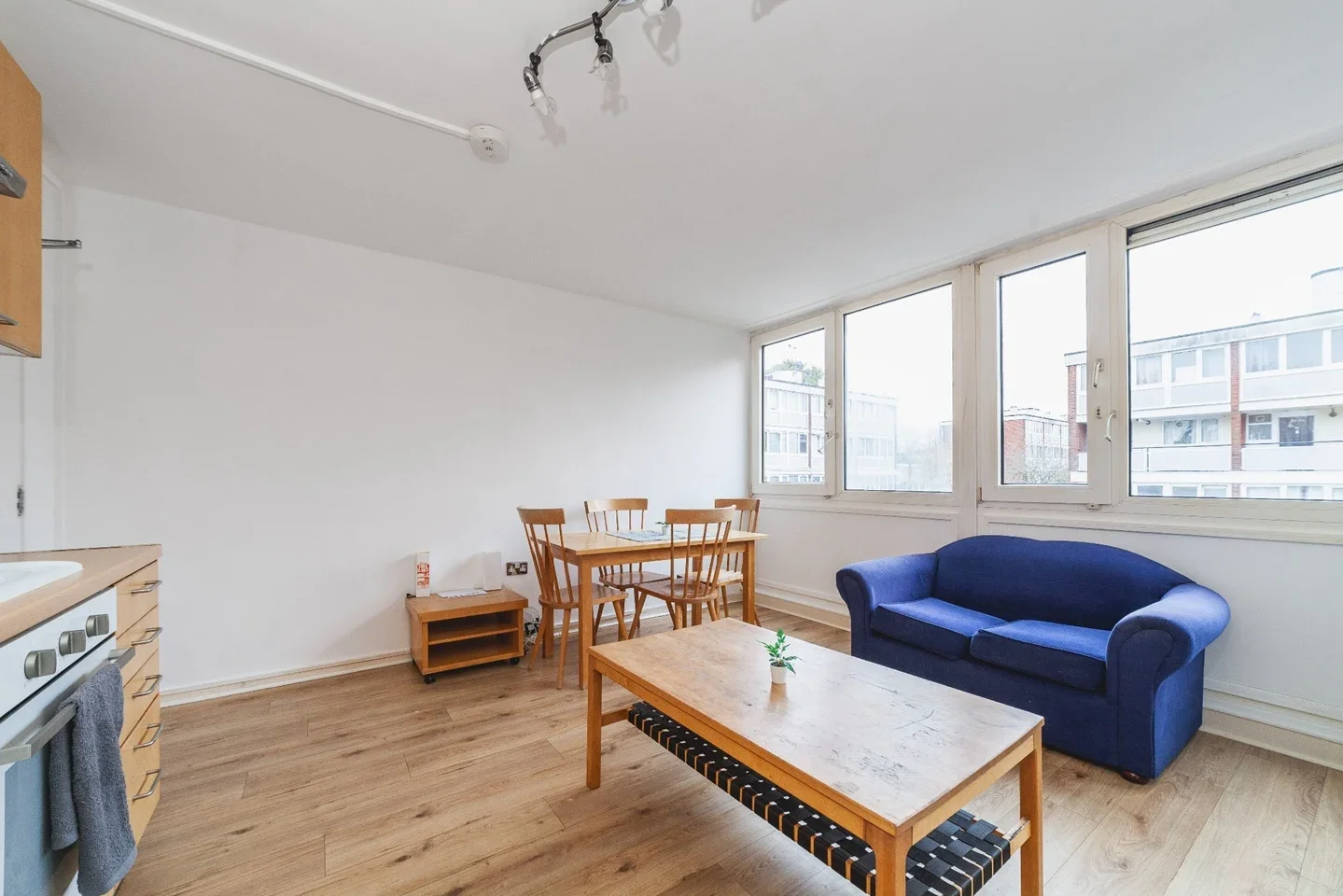 Room Hersham Close in Greater London