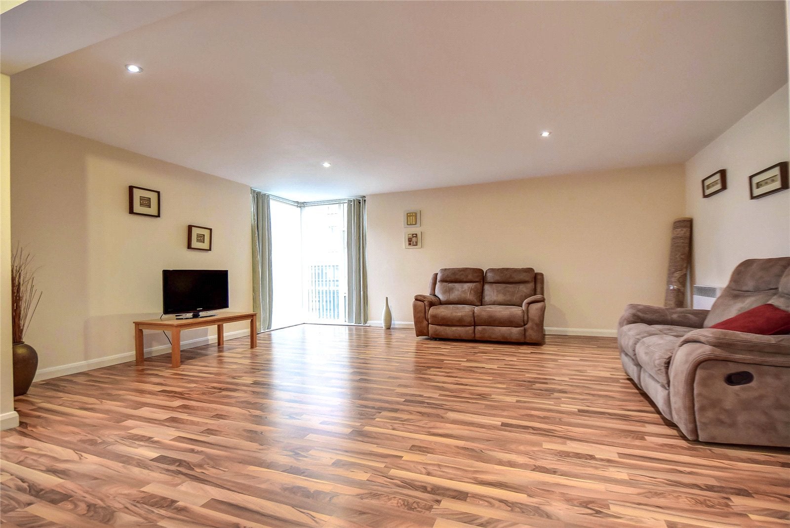Flat Jarratt Street in Hull