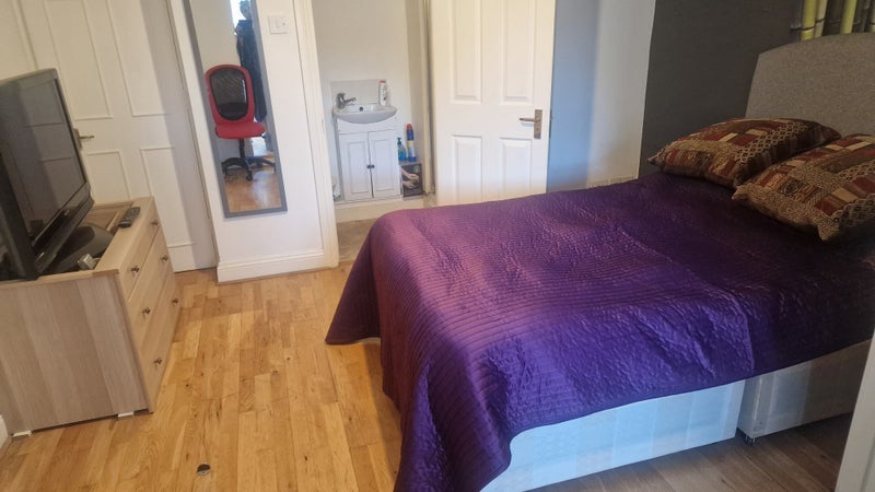 Room Medfield Street in Greater London