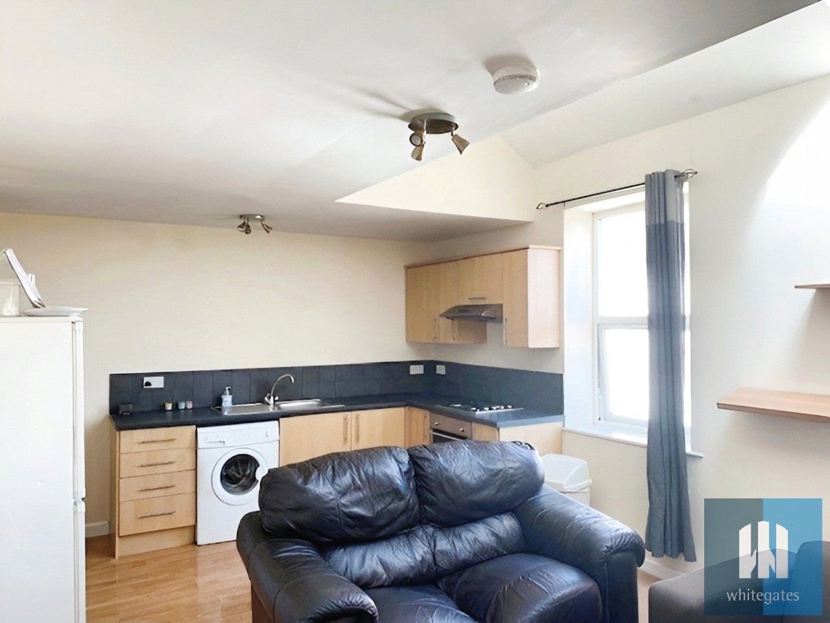 Flat Barugh Green Road in Barnsley