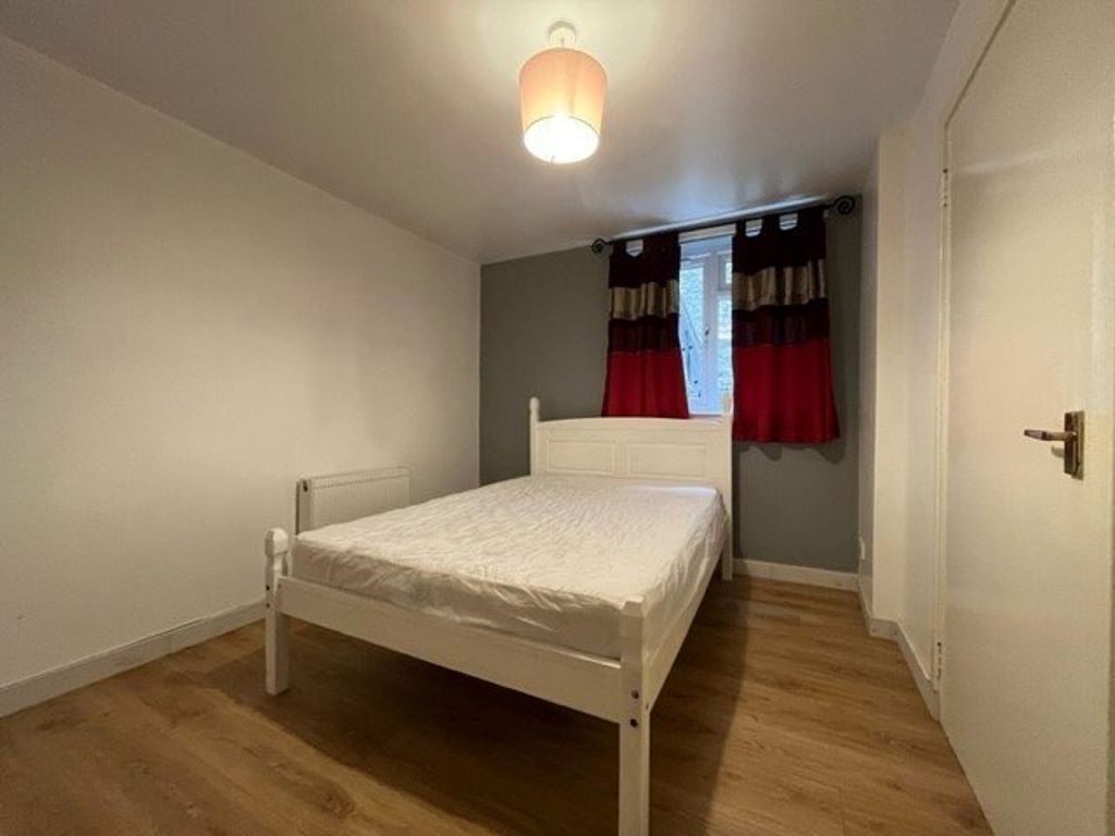 Flat Seagate in Dundee