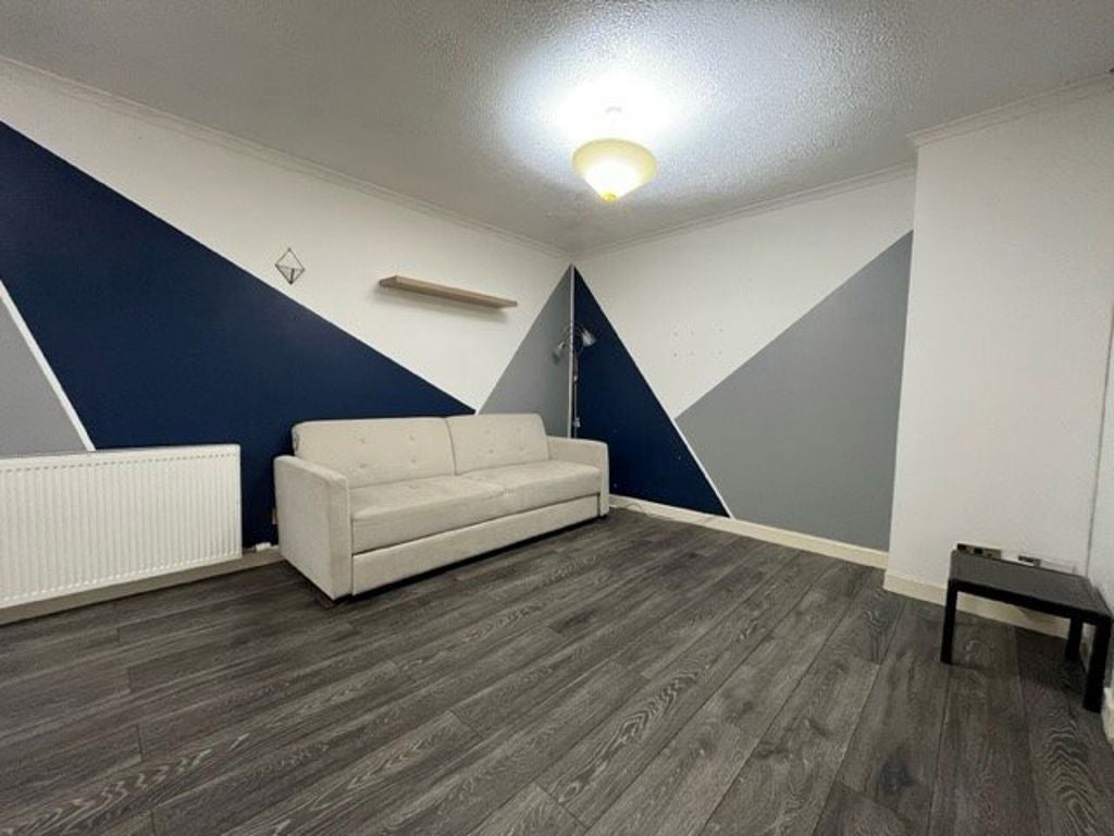 Flat Seagate in Dundee