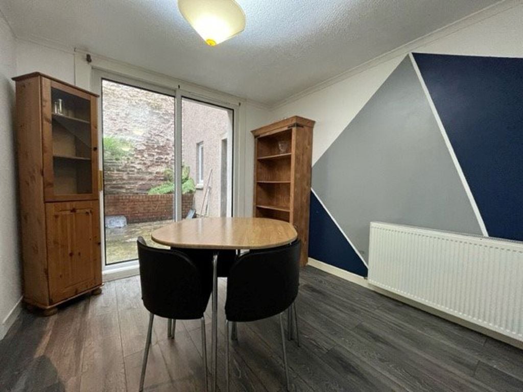 Flat Seagate in Dundee