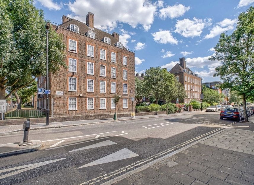 Flat Penfold Street in City of Westminster