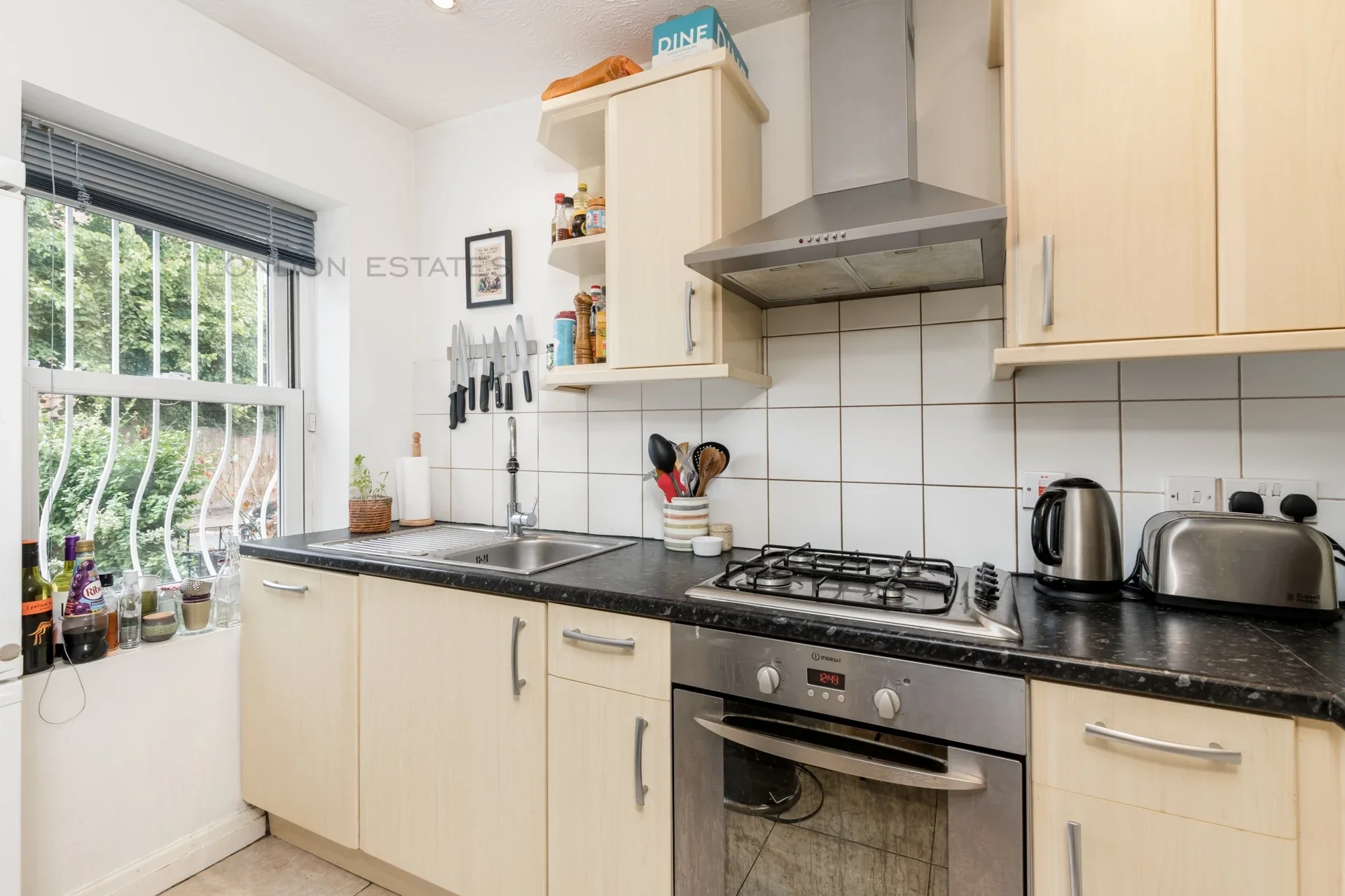 House Ravenscourt Gardens in Greater London