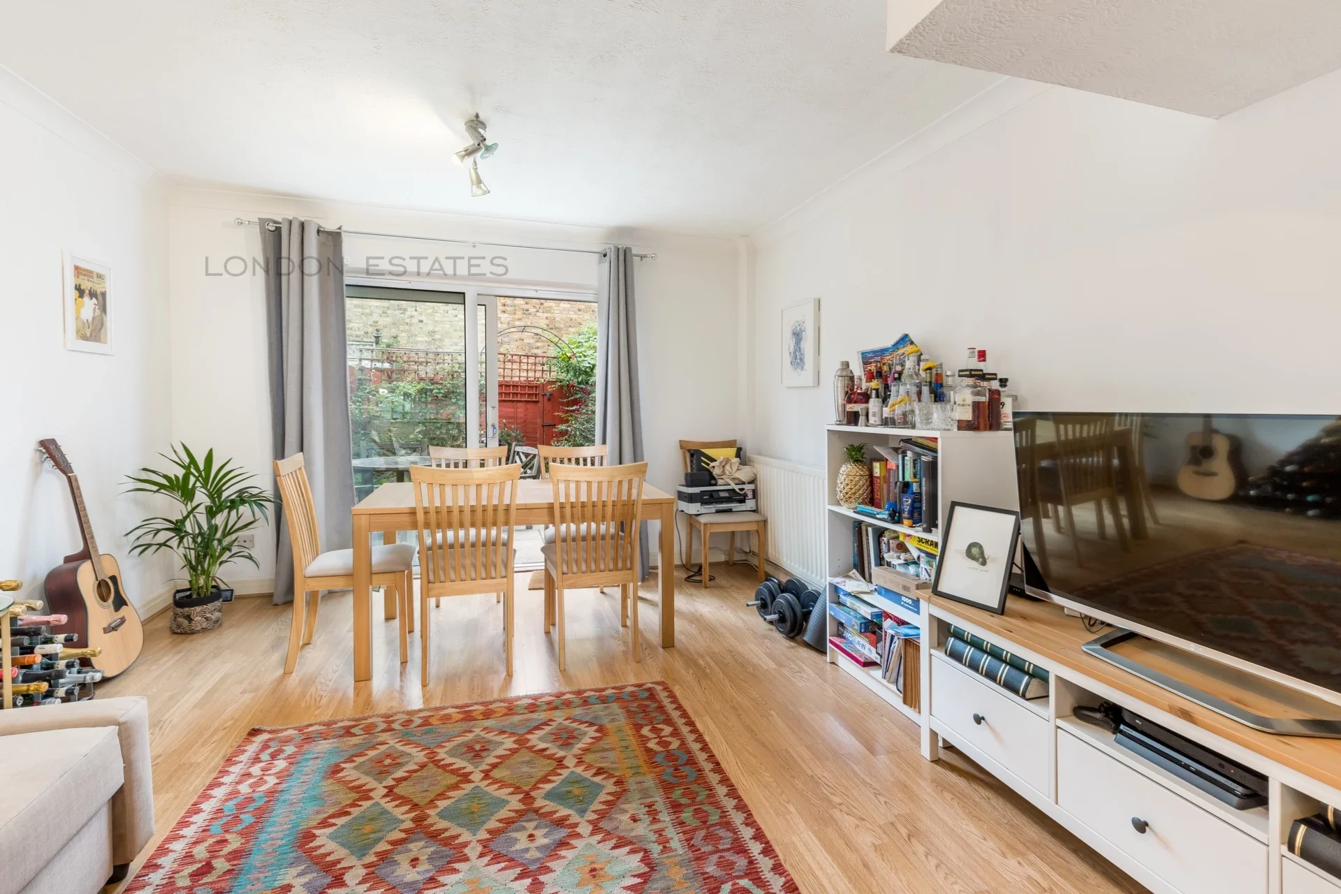House Ravenscourt Gardens in Greater London