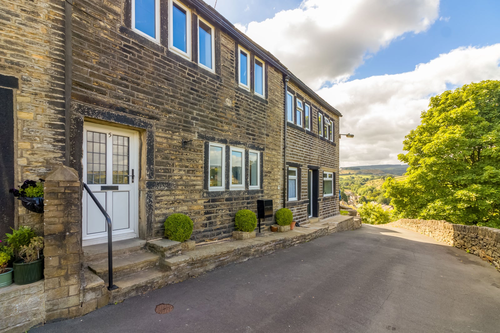 House Gully Terrace in Kirklees