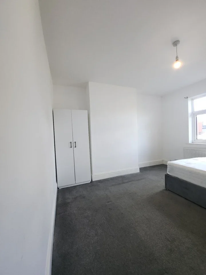 Room Chinbrook Road in Greater London