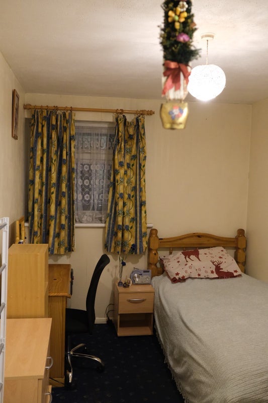 Room Pickering Court in Greater London