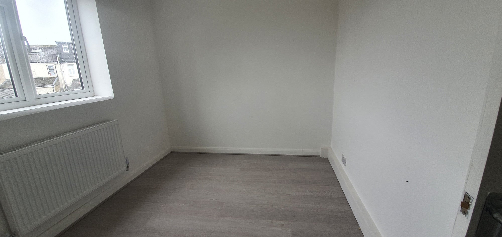 Flat Plashet Grove in Greater London