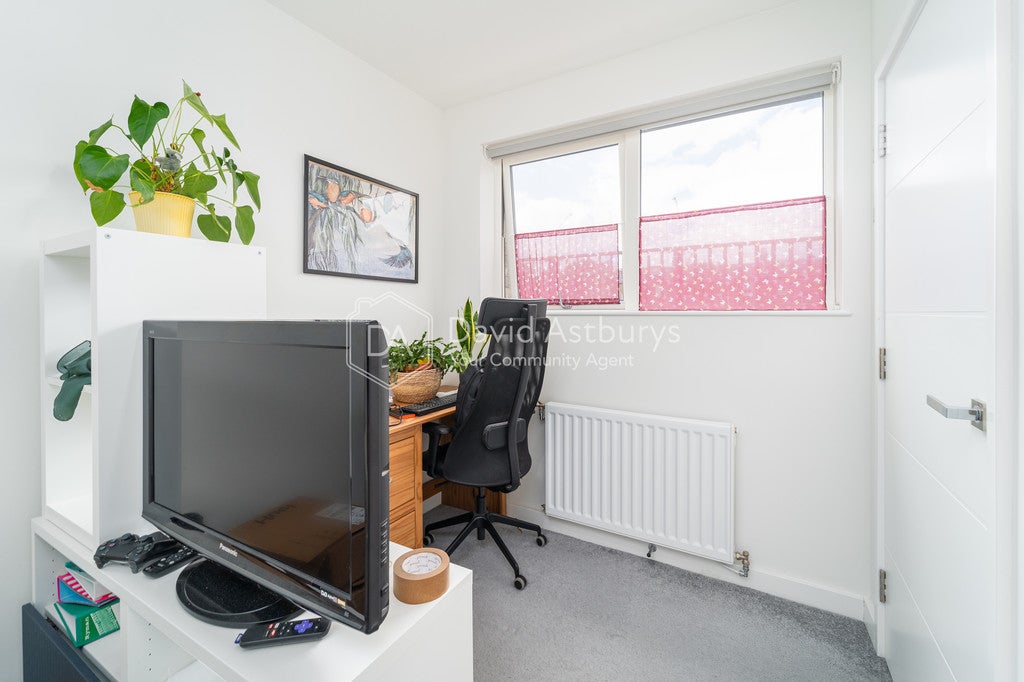 Flat Louis Close in Greater London