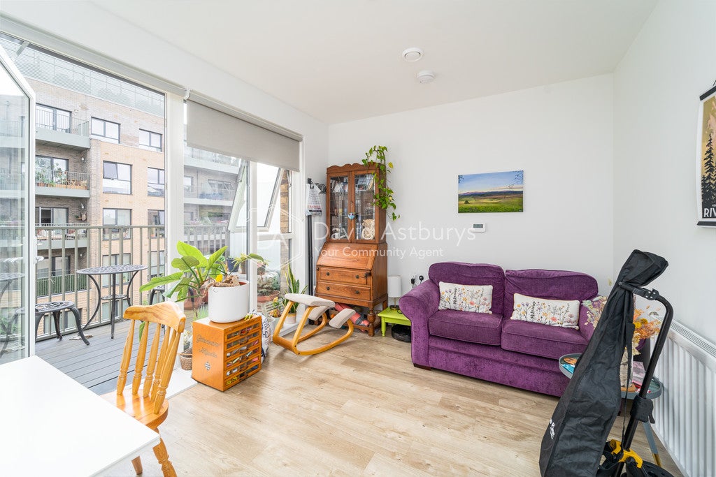 Flat Louis Close in Greater London