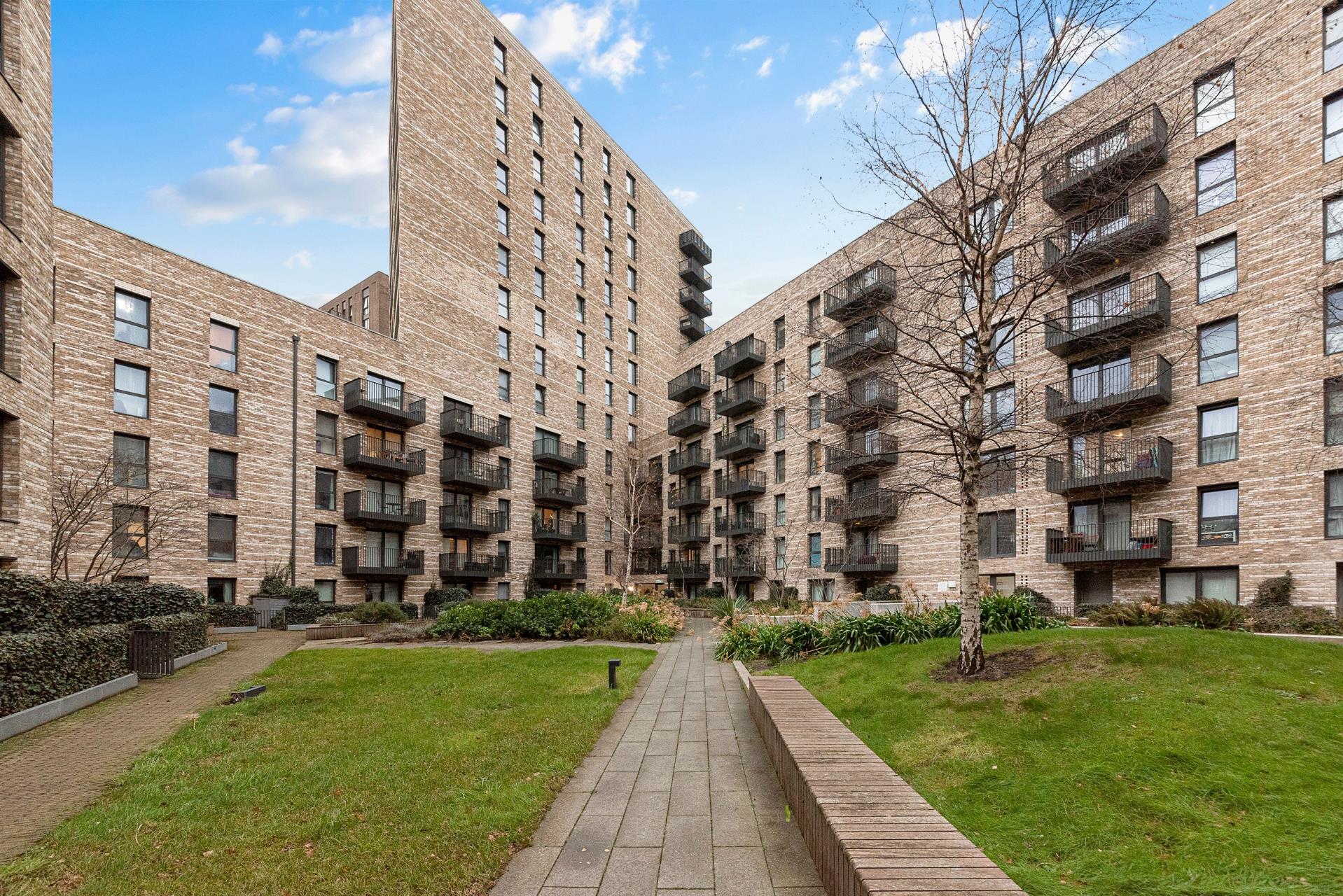 Flat Bramwell Way in Greater London