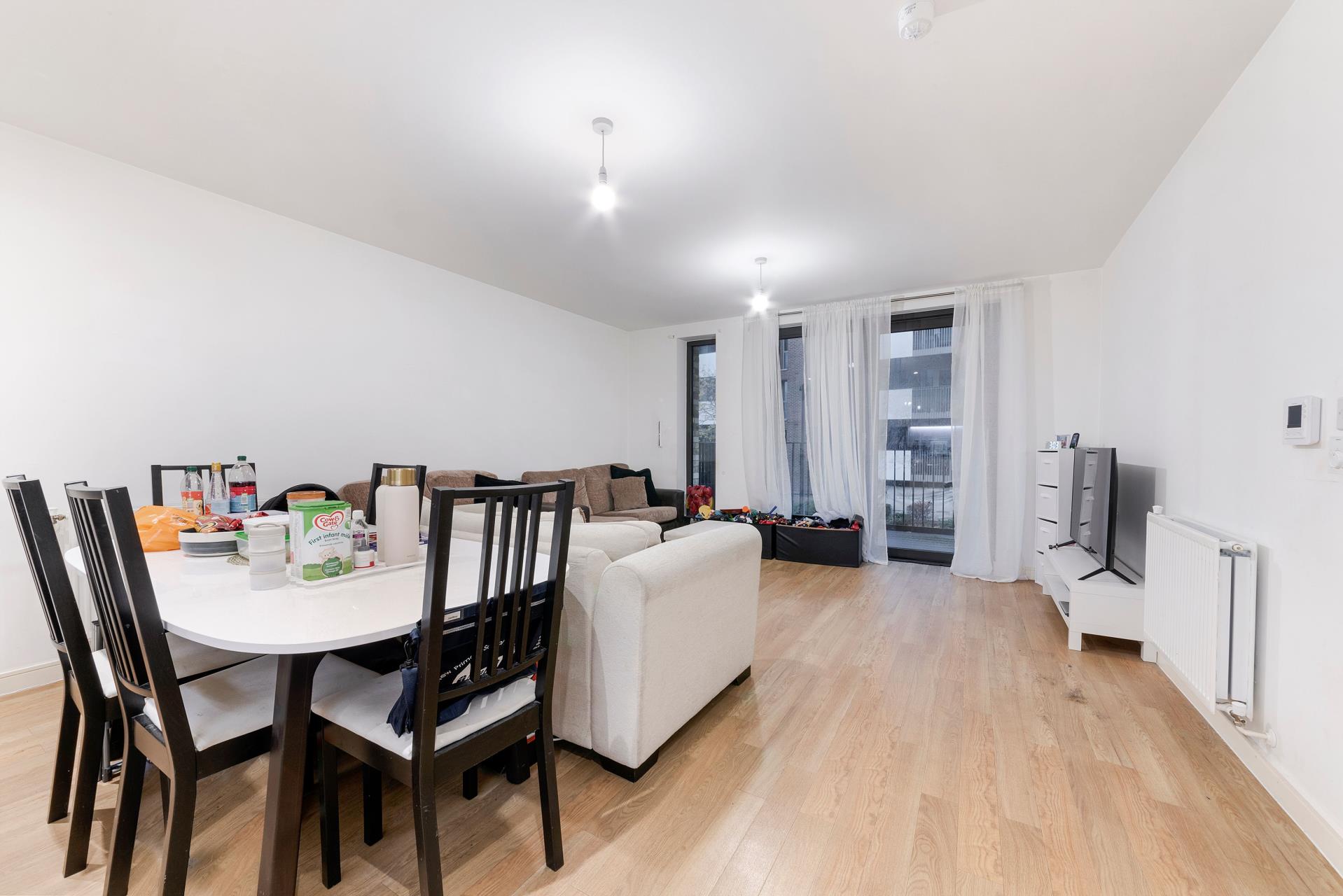 Flat Bramwell Way in Greater London