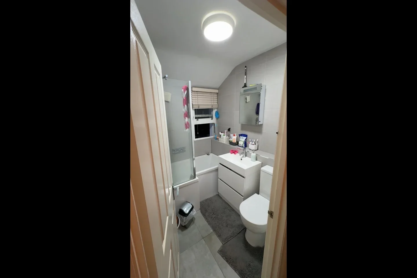 Room Kirkdale in Greater London
