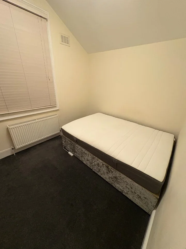 Room Kirkdale in Greater London