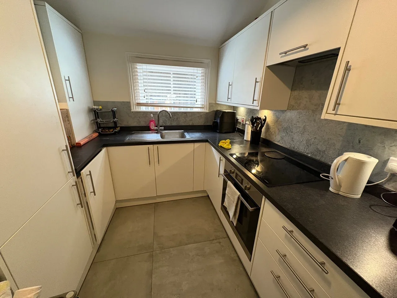 Room Kirkdale in Greater London
