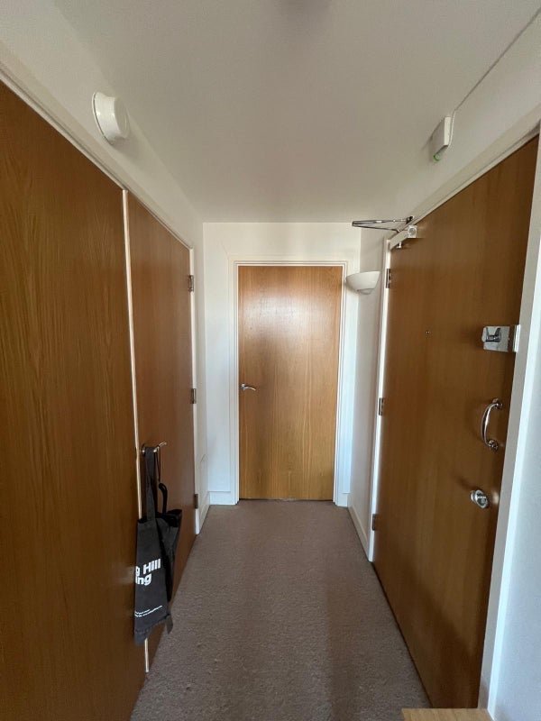 Room Blackwall Way in Greater London