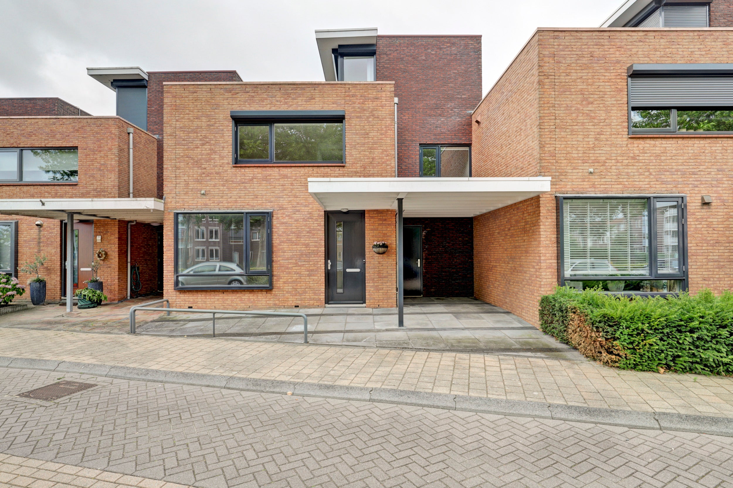 Huis Appelgaarde 33 in Hendrik-Ido-Ambacht