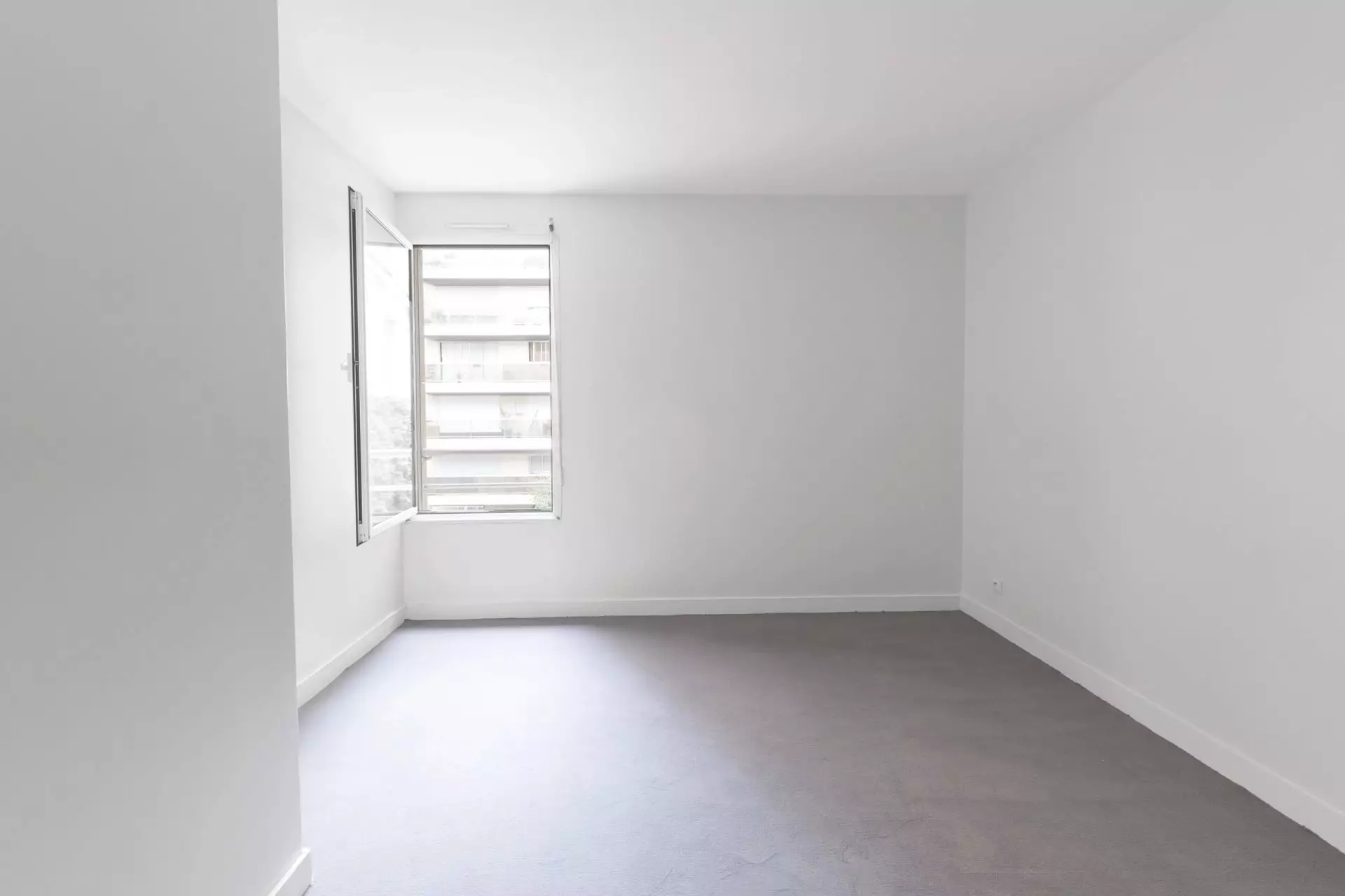 Appartement Place Léon Blum à Paris
